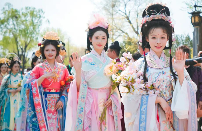 Jinan embraces spring with Huazhao Festival