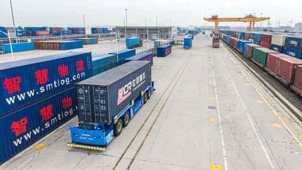 Smart technology redefines logistics in Jinan