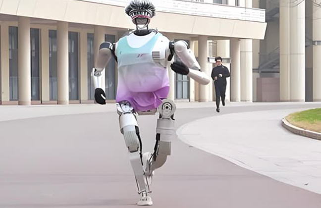 Jinan-made humanoid robot gears up for half-marathon