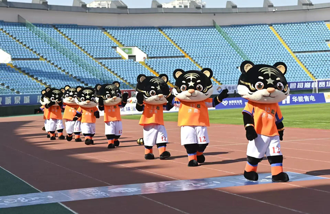 Football league fuels weekend economy in Jinan