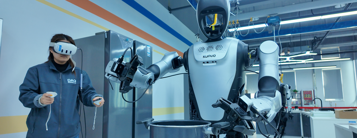 Training center in Jinan fuels evolution of humanoid robots