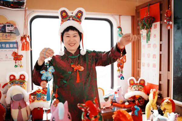 展示马年的玩偶_副本.jpg