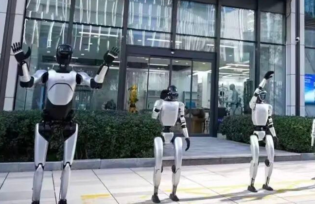 Jinan opens its first robot 6S store