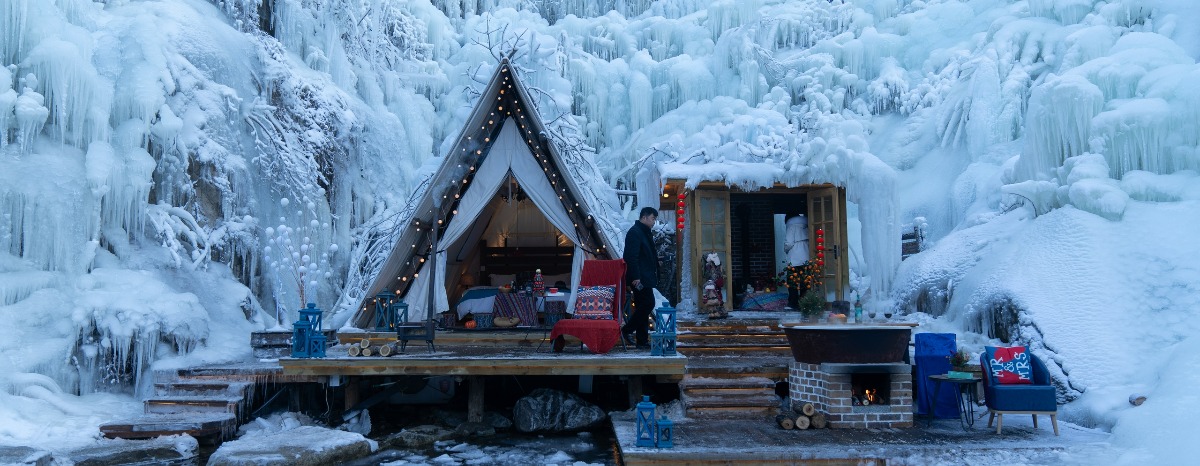 Spectacular frozen waterfalls at Jiuru Mountain