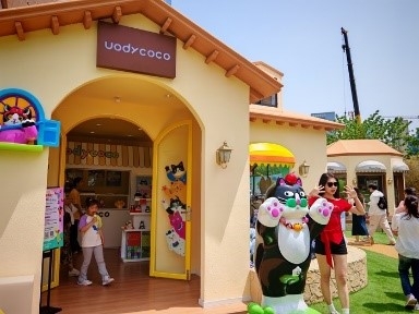 New pop-up street brings style, snacks, and selfies to Jinan